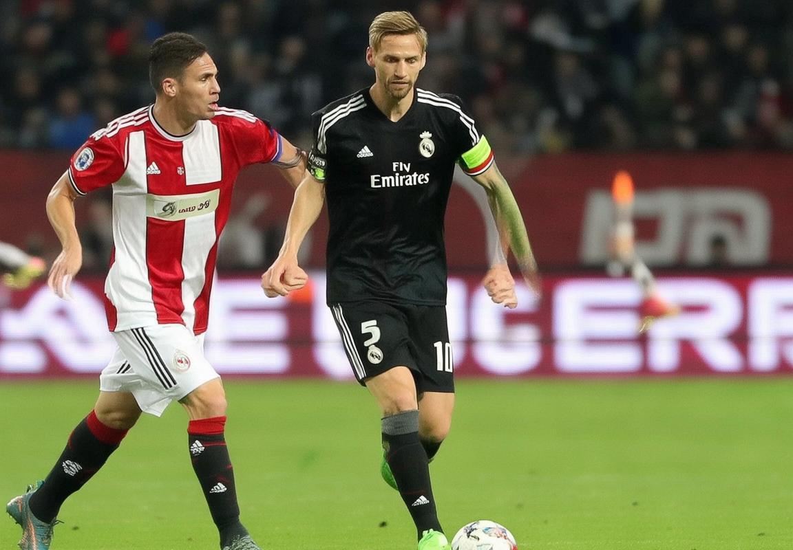 2010年罗马与国米巅峰对决回顾：激情四溢的意甲经典之战